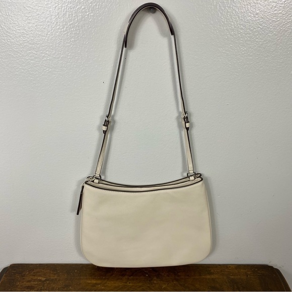 Coach Penelope shoulder bag in Chalk - Picture 8 of 11